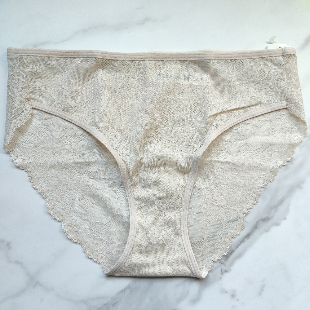 NWT SOMA VANISHING EDGE ALL-OVER LACE HIPSTER PANTY IN SIZE SMALL PALE SAND